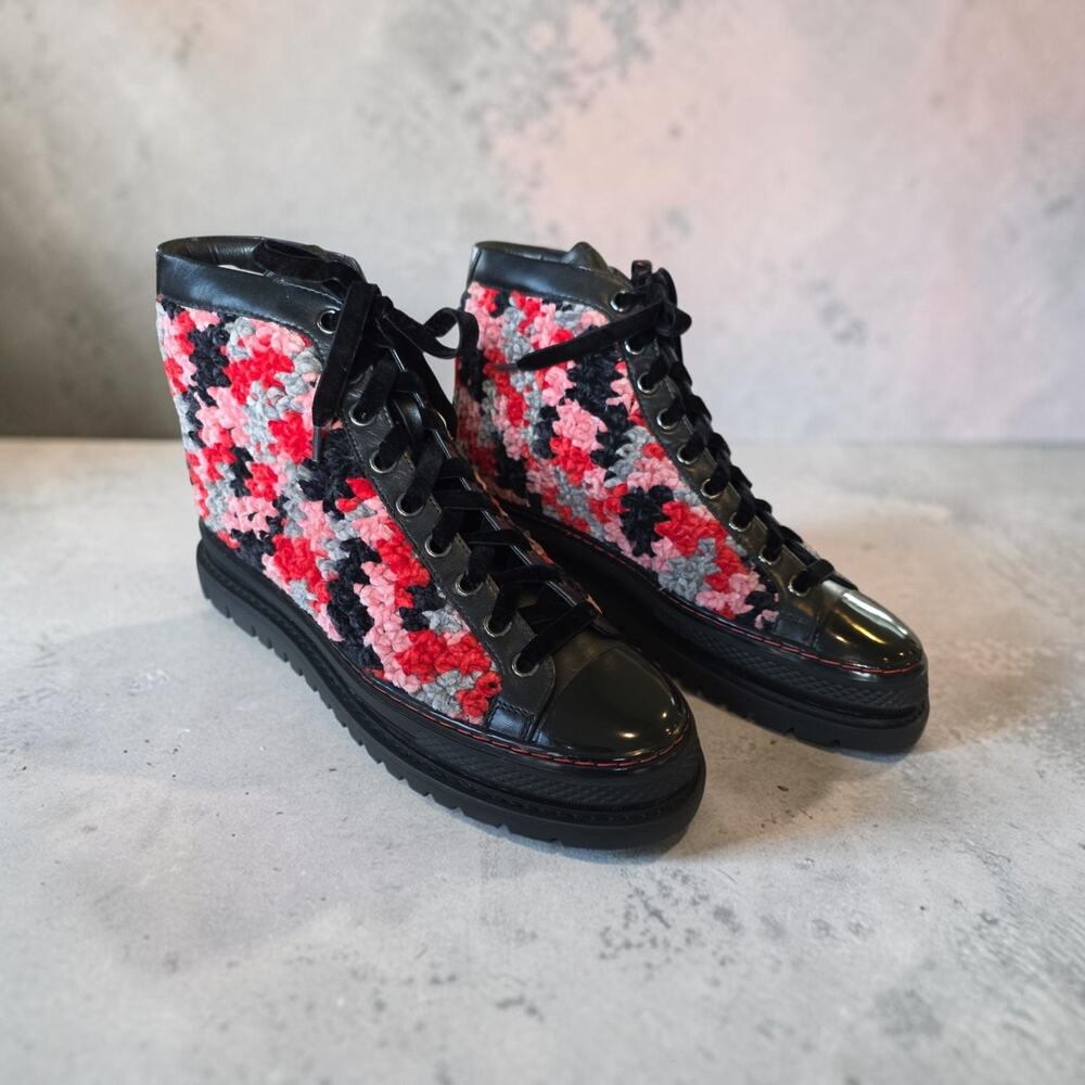 KROJAY Embroidered Boho-Streetwear Boots Women's Size 10 Men's 8.5 New In Box
